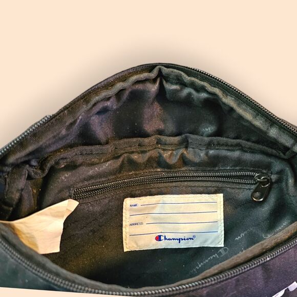 Champion Prime Black/White sling bag - Picture 3 of 3